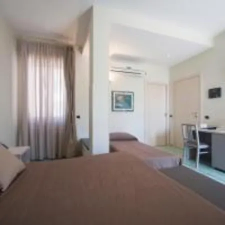 Degli Argentieri Hotel 3*