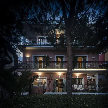 Degli Argentieri 3*