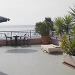 La Degli Argentieri Отель