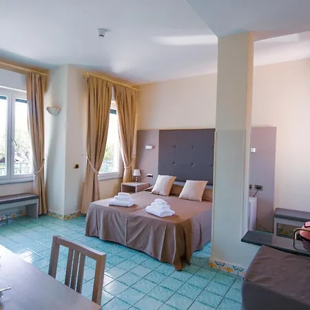 Hotel La Degli Argentieri 3*