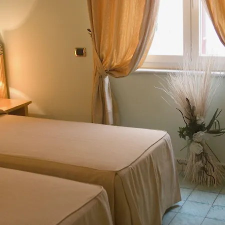 Degli Argentieri فندق مونتيروسّو ال ماري