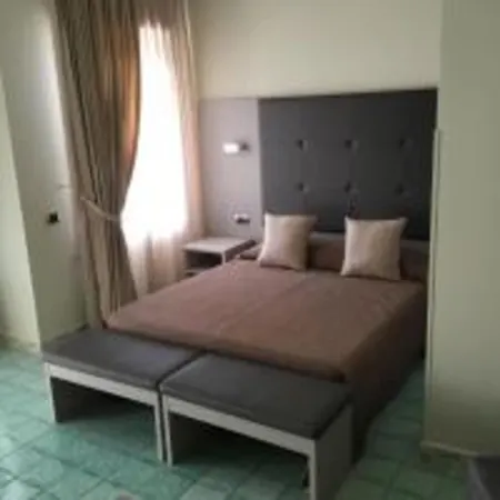 Degli Argentieri فندق مونتيروسّو ال ماري