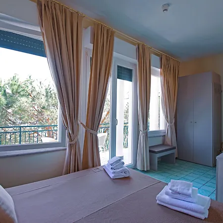 فندق Degli Argentieri 3*