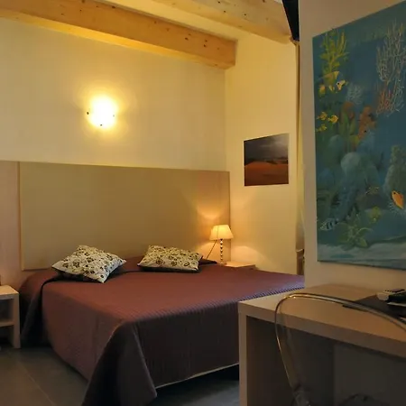호텔 Degli Argentieri 3*
